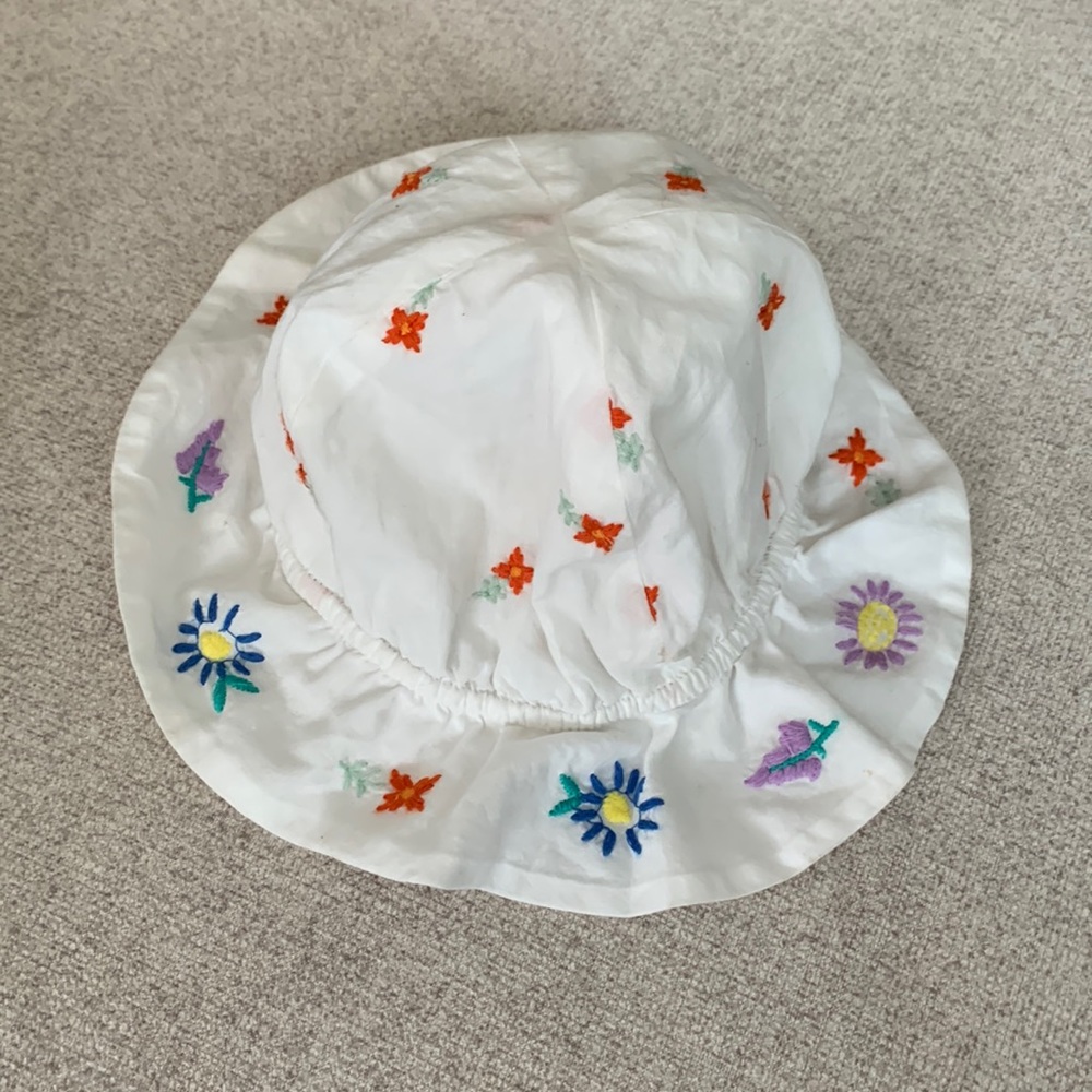 Stella McCartney Baby Hat 🌸 Tap to see it on